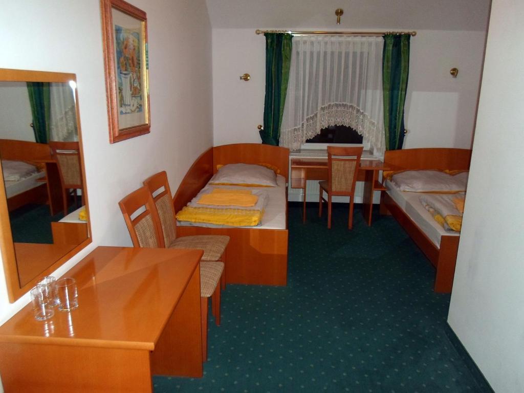 Hotel Korona Słubice Quarto foto